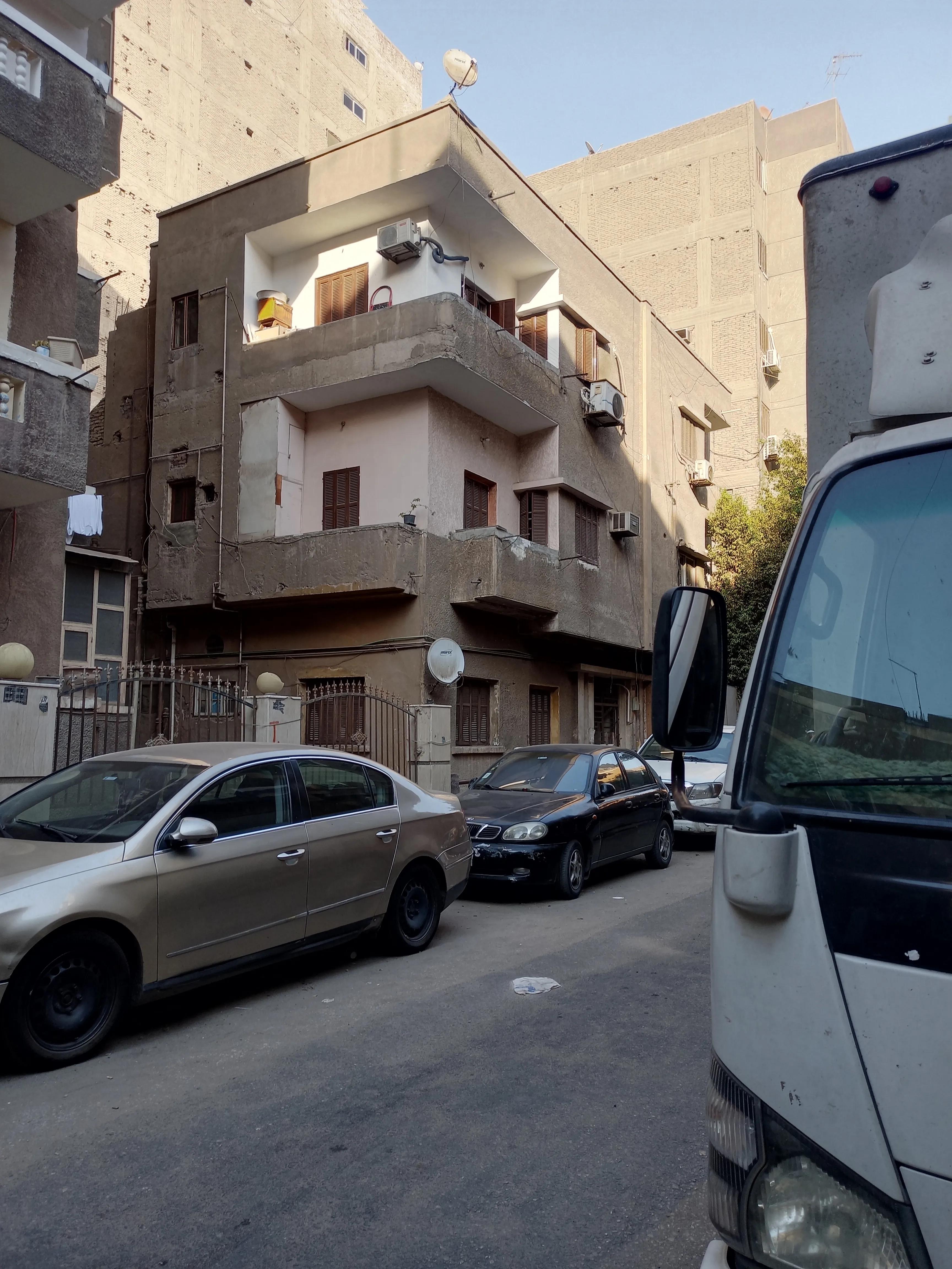 عمارة 467 متر للبيع في سرايا القبة الزيتون خلف قصر الطاهرة