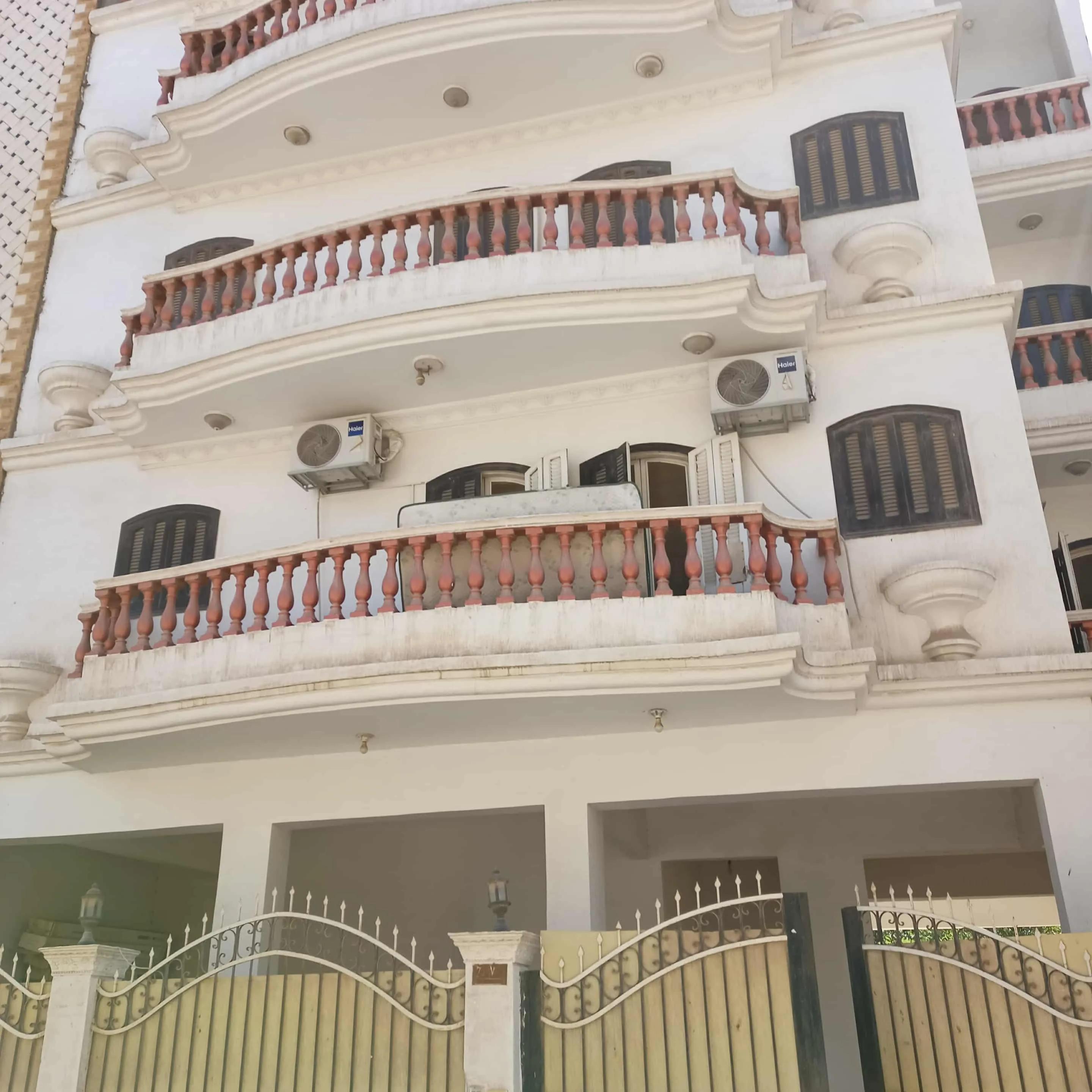 بيت للبيع مج٧ العاشر من رمضان