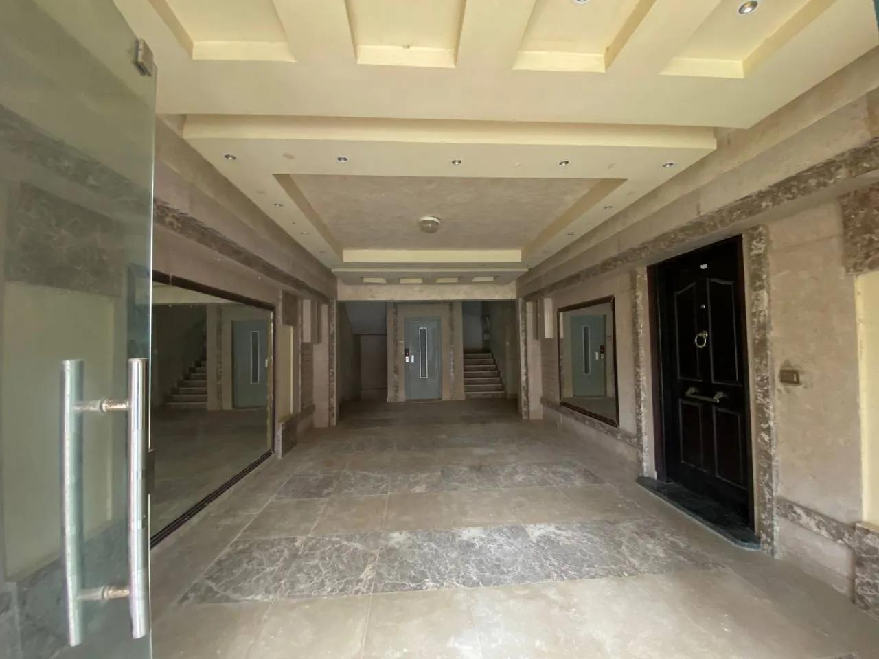 شقة في كريك بارك