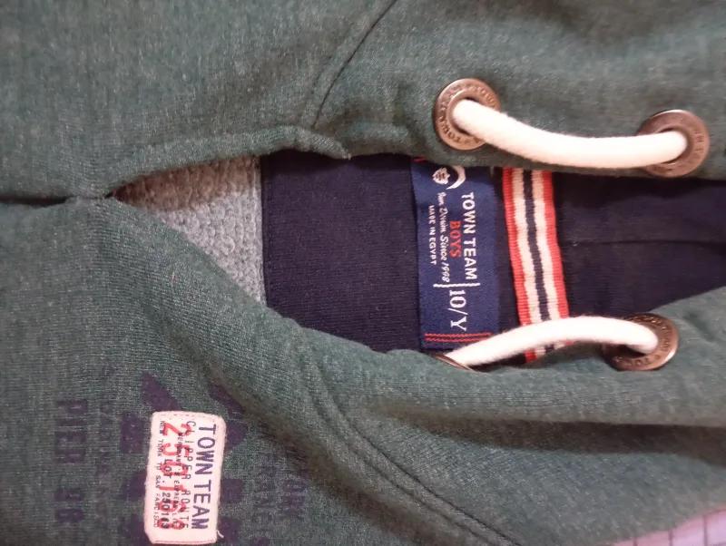 ٢سويتشيرت من تاون تيم في مدينة العبور, القاهرة - 250 EGP