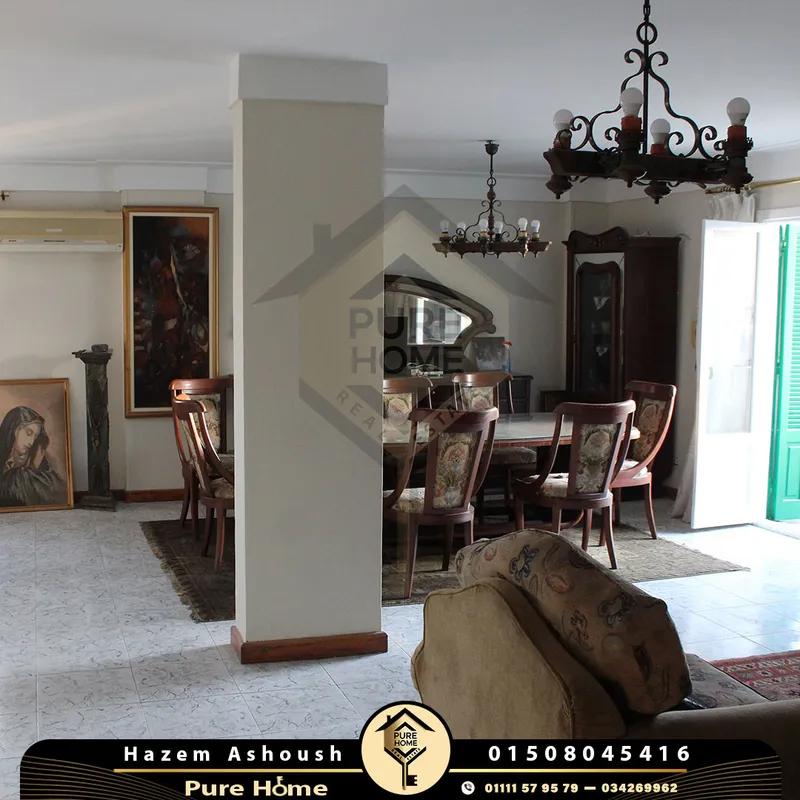 شقة مفروشة للايجار 180 م - الازاريطة - خطوات من كلية الطب