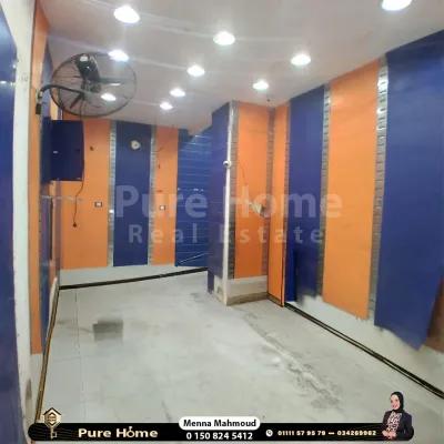 محل للايجار بموقع حيوي - محرم بك