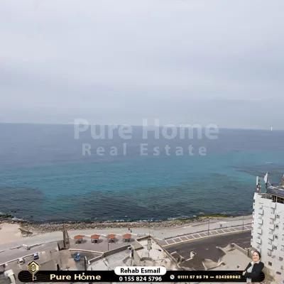 شقه للايجار المفروش - كامب شيزار - علي البحر في كامب سيزار, الإسكندرية - 27,000 جنيه