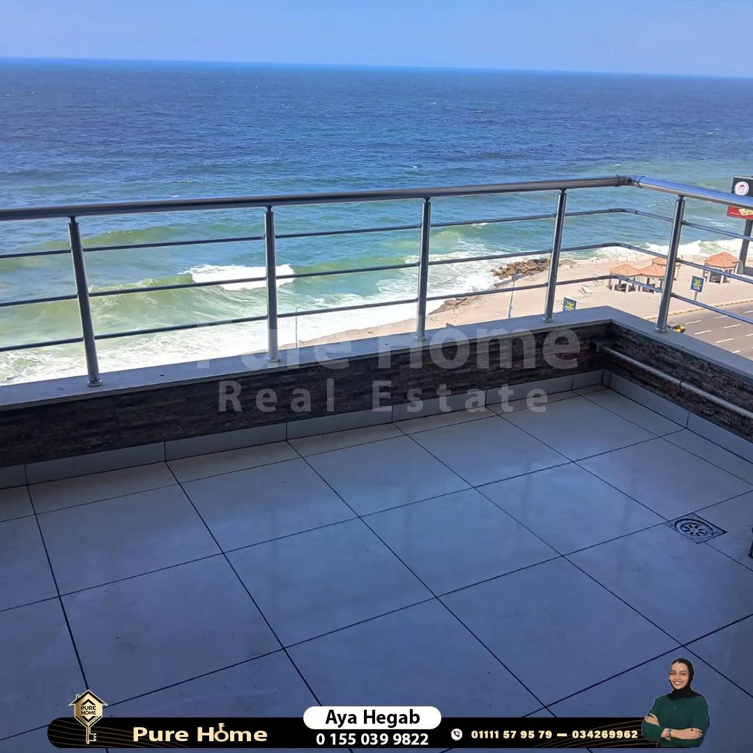 شقه للبيع - كامب شيزار - بحر مباشر