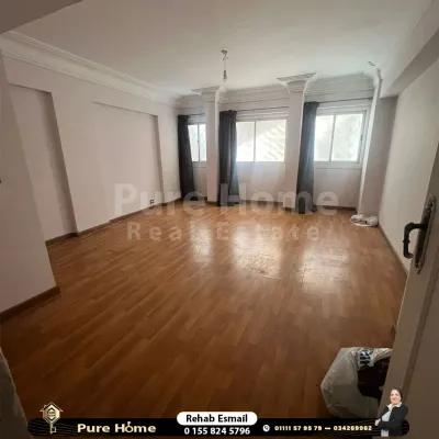 شقة للبيع في سان ستيفانو