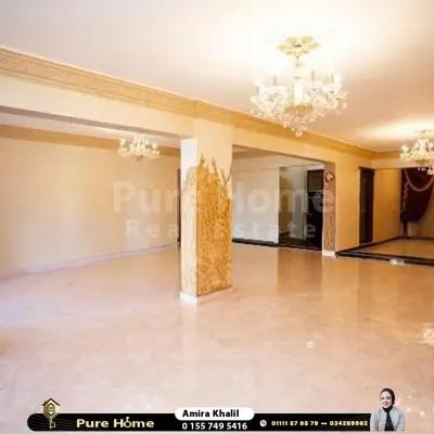 شقة للبيع - مصطفي كامل - خطوات من شارع ابو قير و الترام في رشدي, الإسكندرية - 12,000,000 جنيه