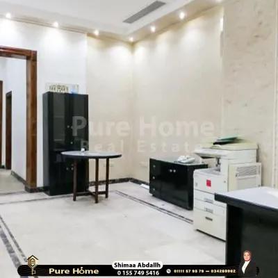 مقر إدارى للبيع - لوران - شارع أبوقير مباشرة