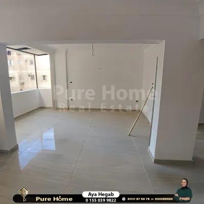 شقة للبيع في لوران