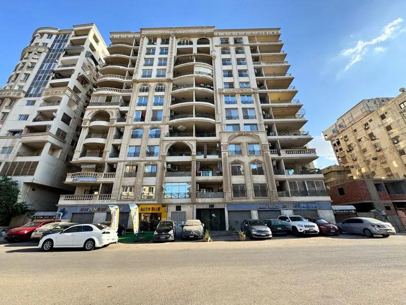 محل تجارى للايجار بالنزهه الجديده ٧٠٠ متر