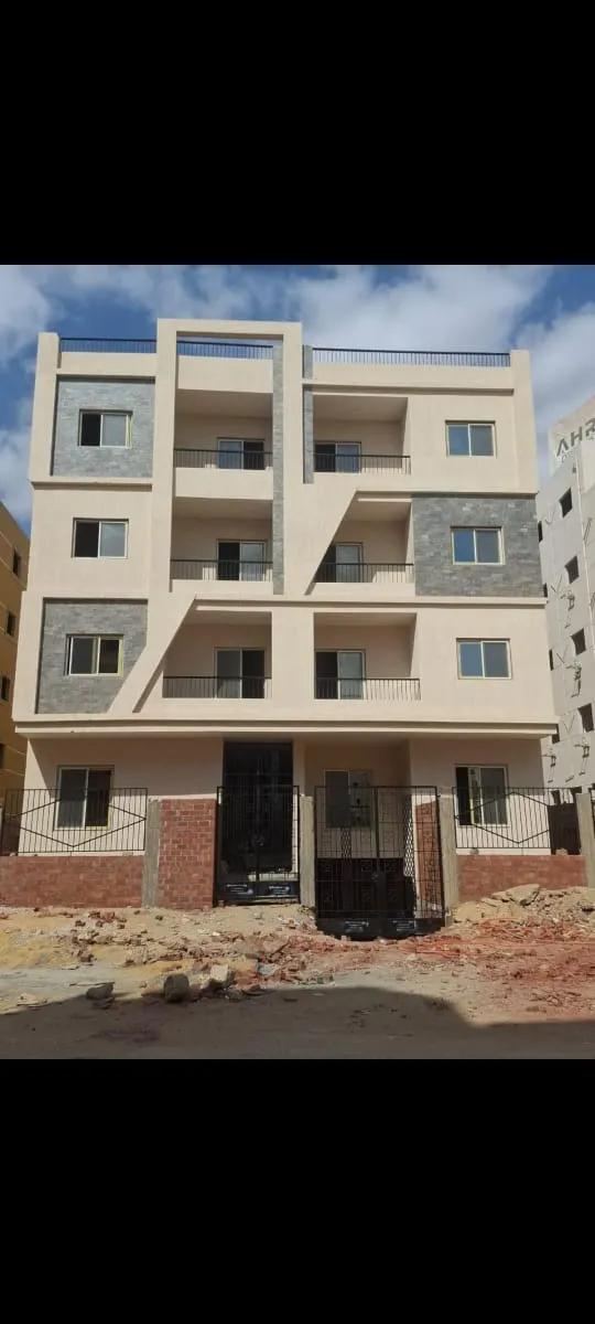 شقه للبيع بكومباوند جرايا التجمع تمر حنه 5 دقائق من الرحاب