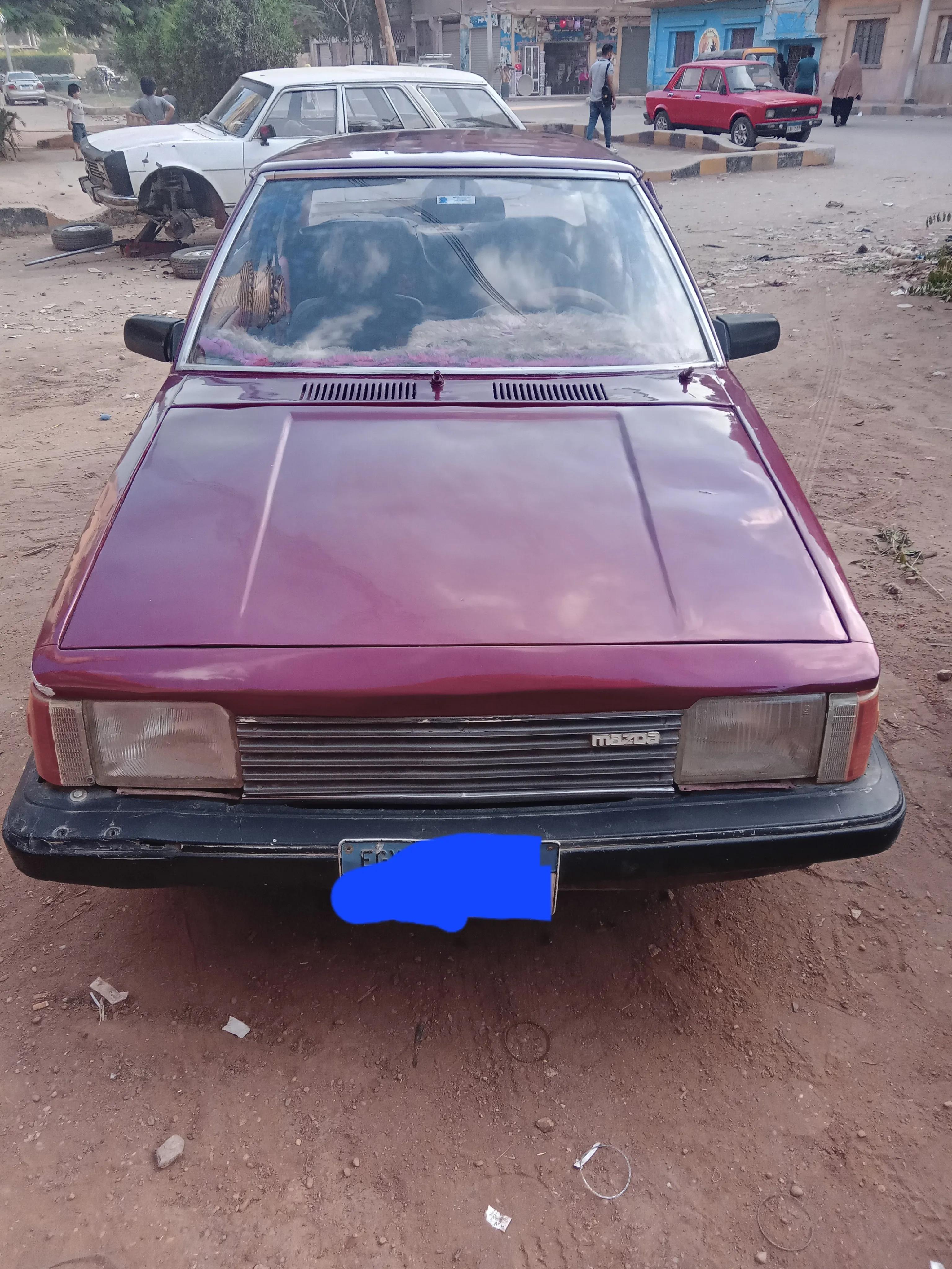 سيارة مازدا موديل ١٩٨٢