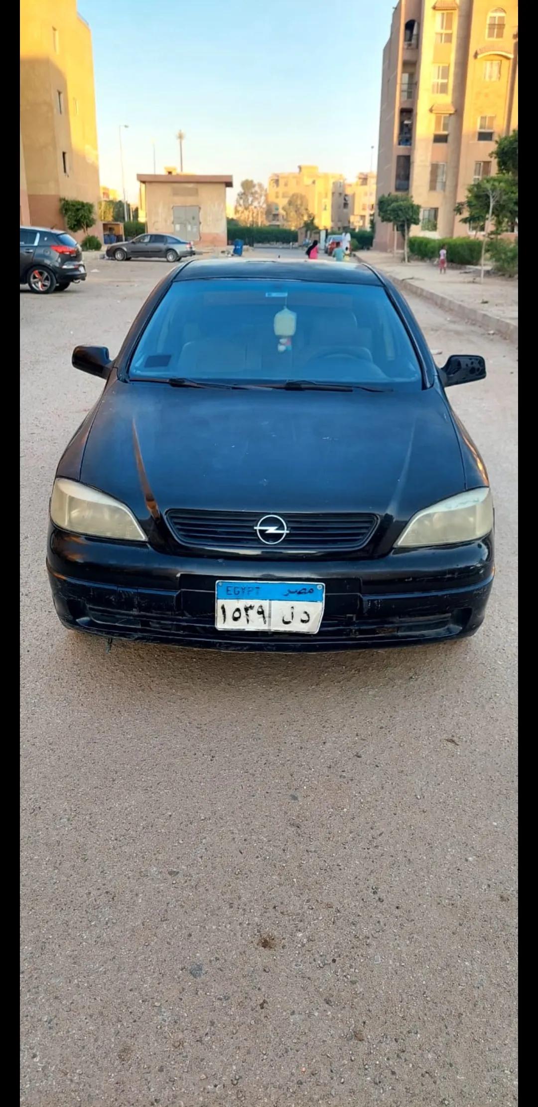 للبيع سيارة أوبل