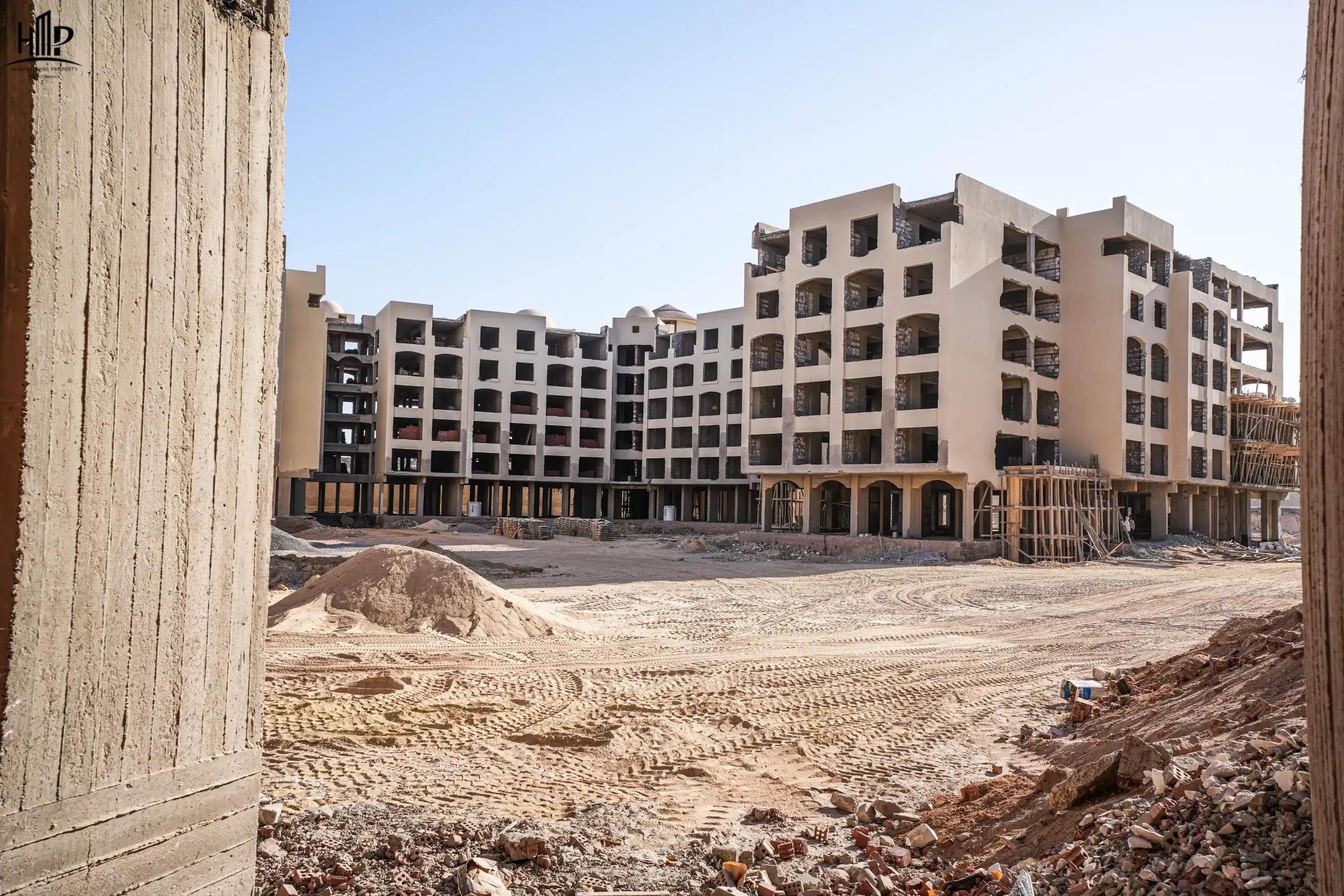 شقة 143م² غرفتين وصالة بإطلالة على حمام السباحة أتلانتس