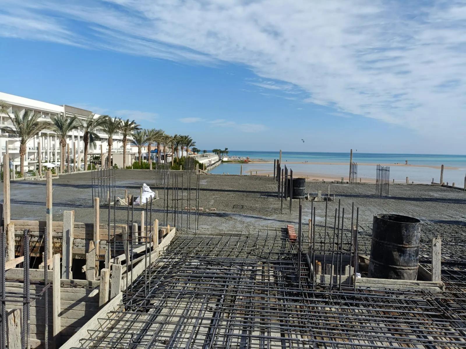 شقة 167م بإطلالة بحرية خلابة في منتجع ماجرا غرفتين وصالة