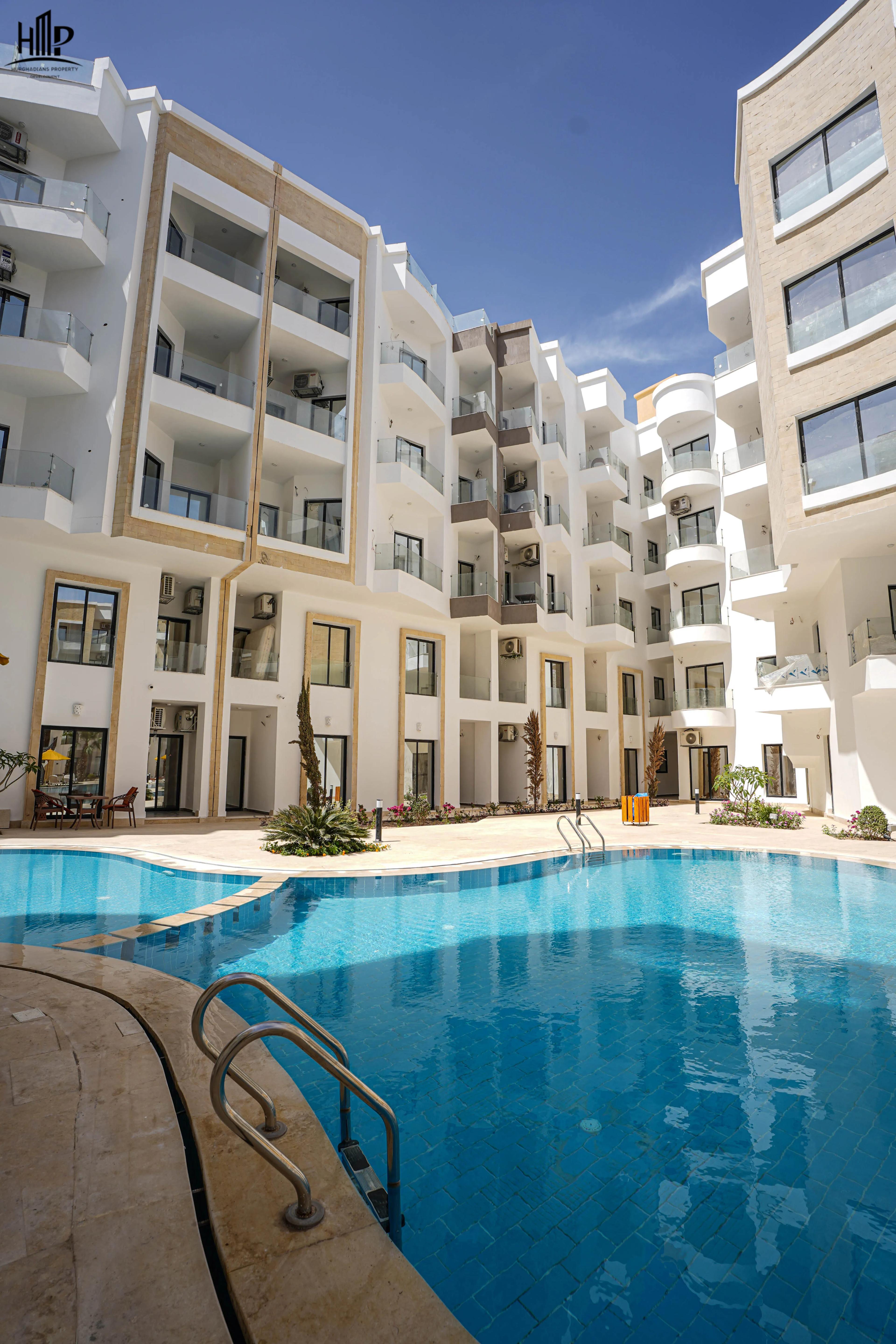 شقة 3 غرف تطل على الحديقة والمسبح في أكوا إنفينيتي بالغردقة