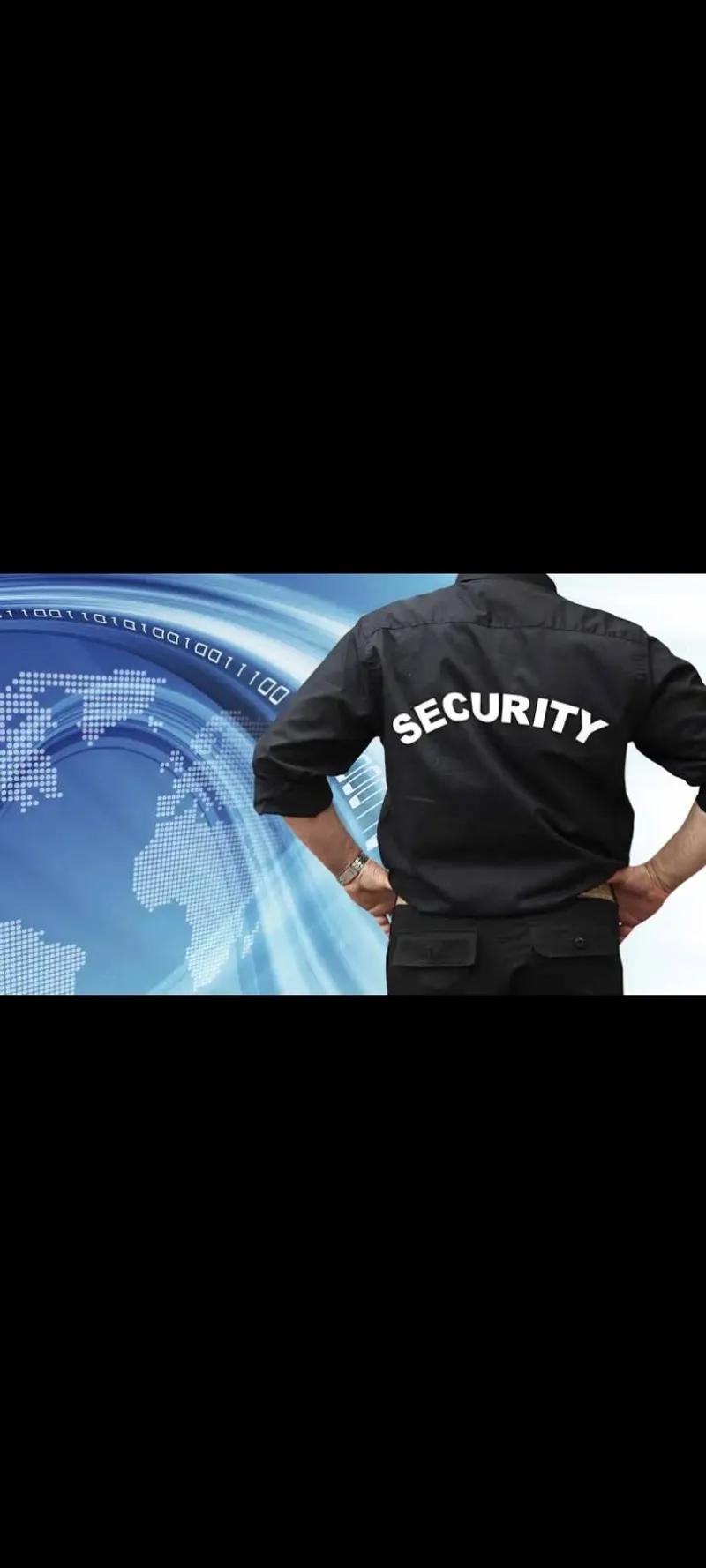 فرد أمن وحراسه اداري داخل شركه.