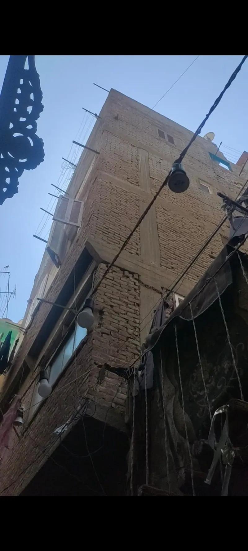عمارة سكنية للبيع في شبرا