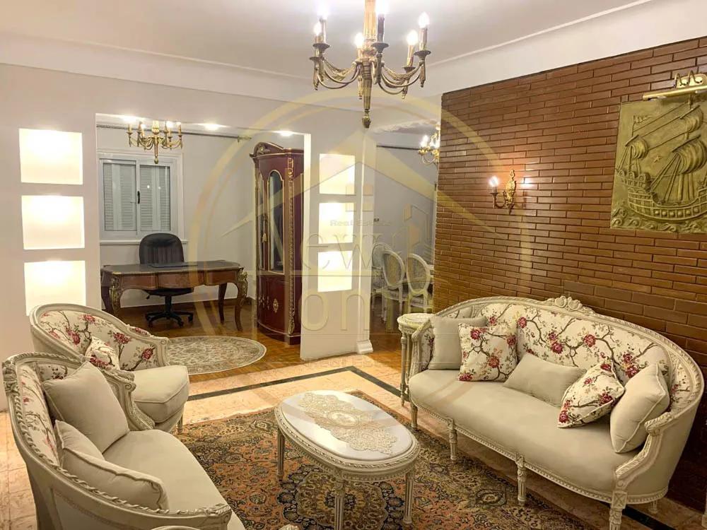 شقه 140م للبيع بقلب محرم بك