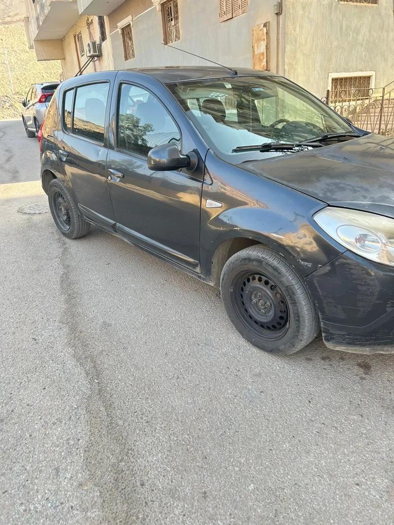 رينو سانديرو 2013