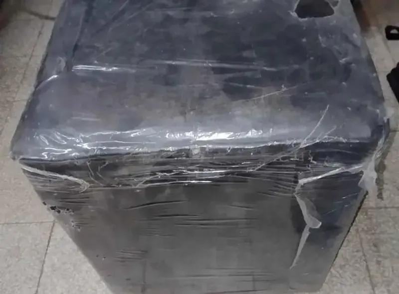 2 بوف جلد استقبال الوان احمر+اسود في الحلمية الجديدة, القاهرة - 500 EGP