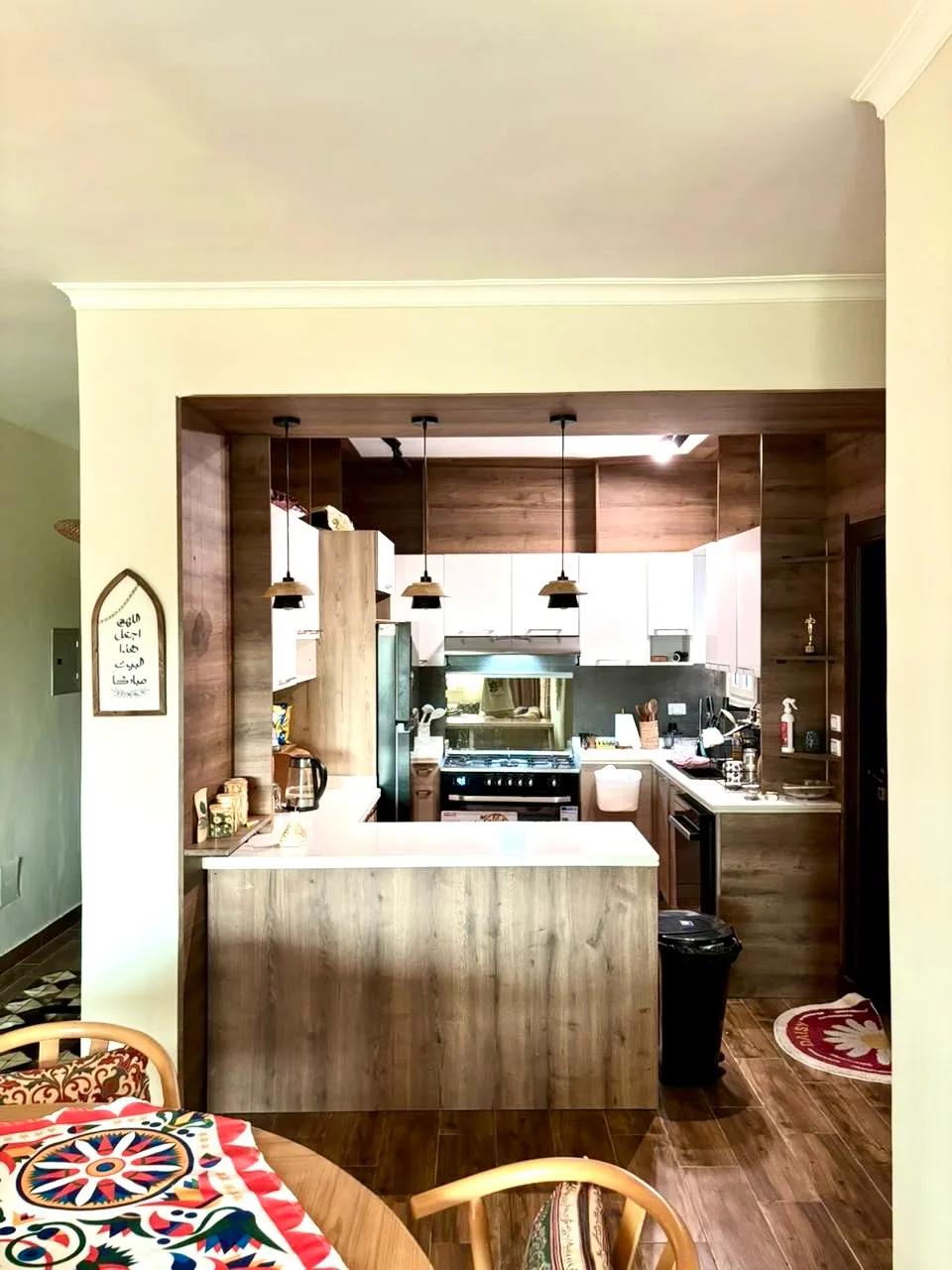 شقة بالعبور الحي السابع موقع متميز