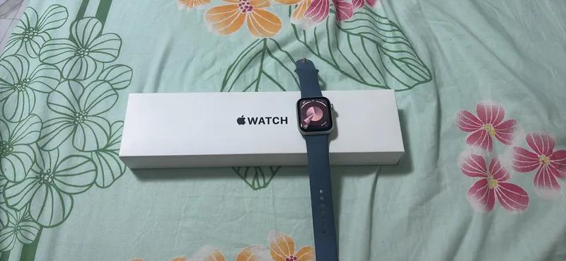 Apple watch se2 44mm silver في القاهرة الجديدة, القاهرة - 9,500 EGP