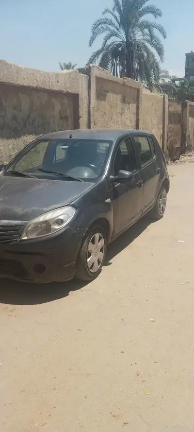 رينو سانديرو اوتوماتيك موديل 2014 في حدائق القبة, القاهرة - 330 جنيه