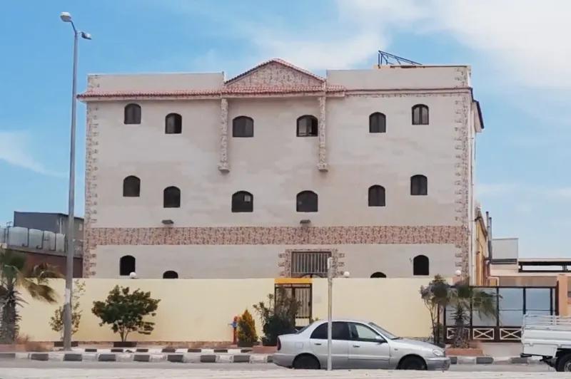 للبيع مصنع غذائى 2000 متر مربع