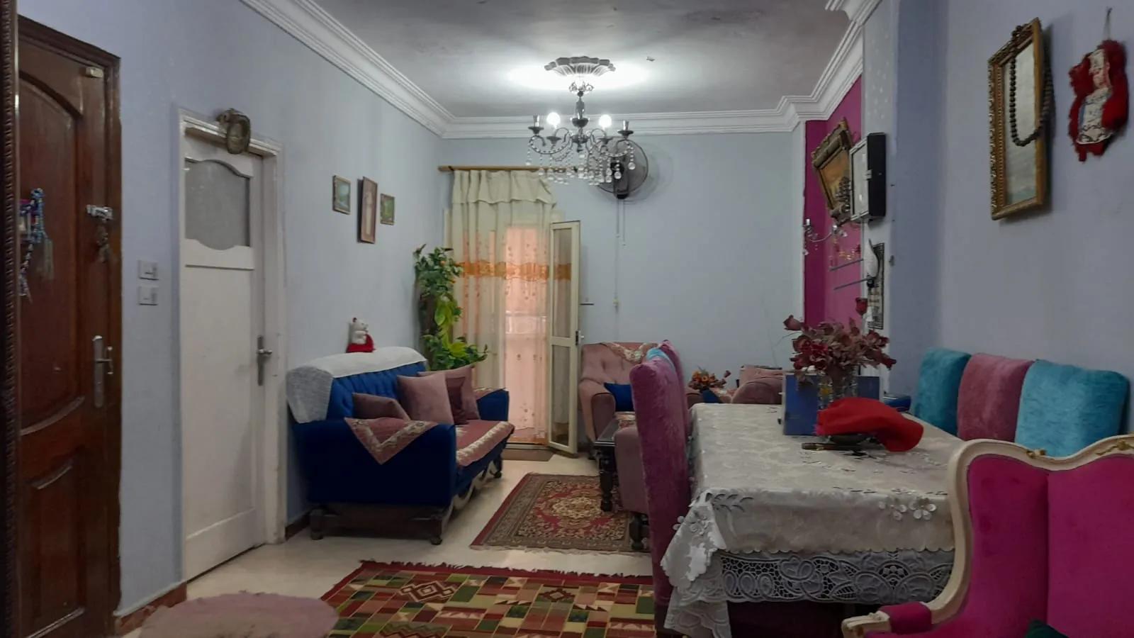 شقة للبيع مباشرة من المالك الدور ٥ ب ٨٥٠ الف جنية