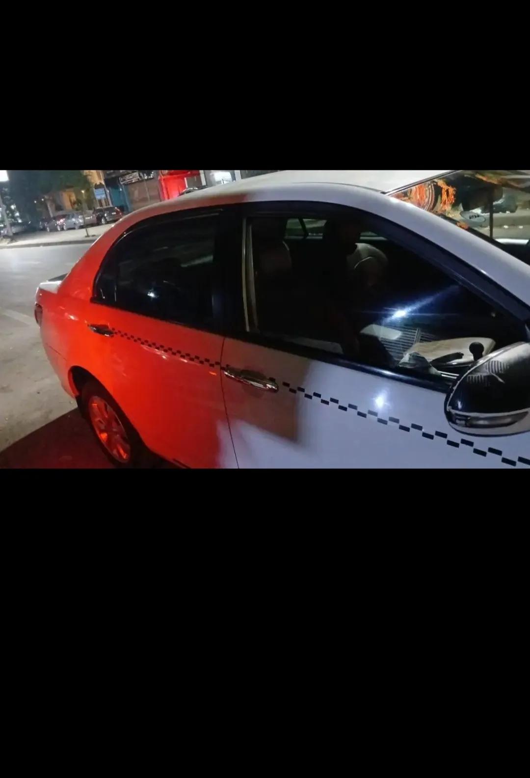 تاكسي byd للبيع