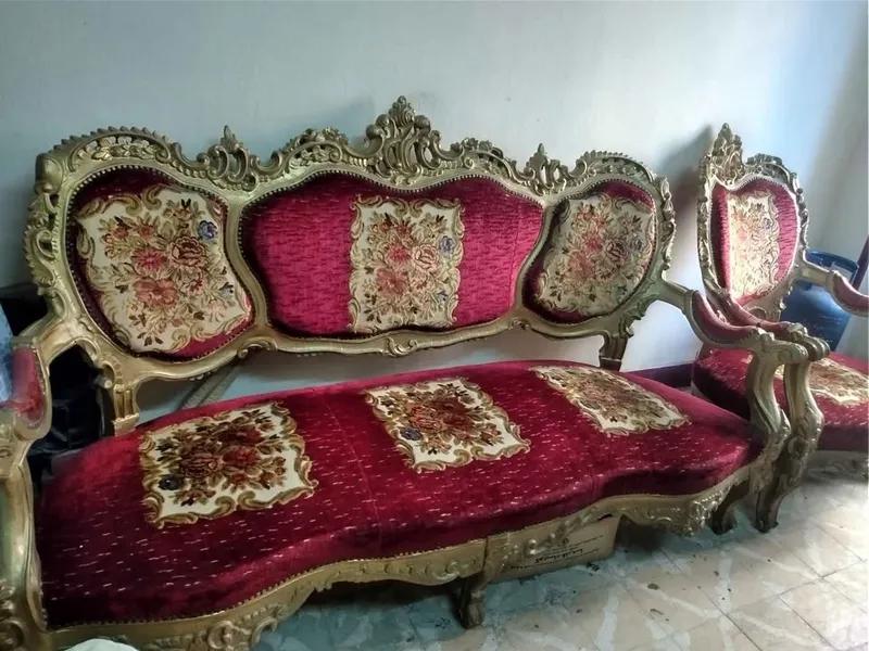 صالون مدهب انتيك خشب زان حالة ممتازة مكون من كنبةواربع كراسي في عين شمس, القاهرة - 5,000 EGP