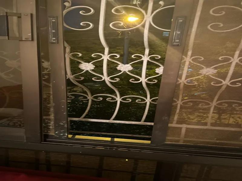 شقة للايجار في شيراتون عند فلوريدا مول | نصف فرش و مكيفة الدور الاول