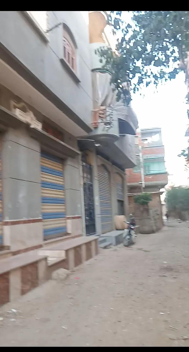 منزل للبيع ثلاث ادوار مساحه 100 متر