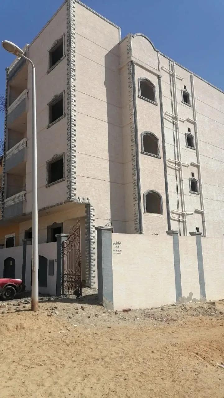 فيلا للبيع في العاشر