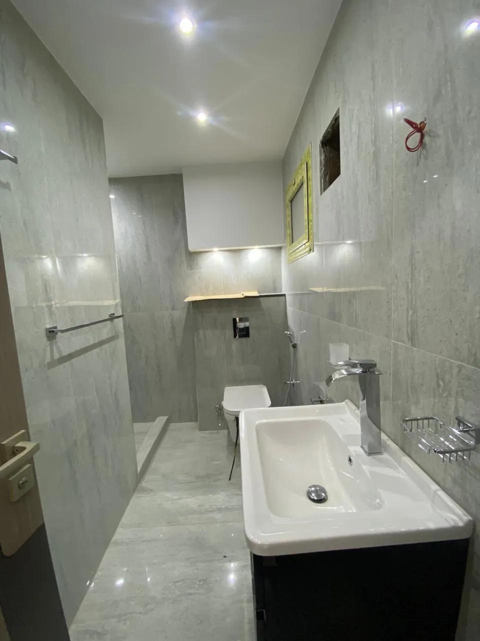 شقه للبيع شارع كابول متفرع من مكرم عبيد ٢٣٠ متر