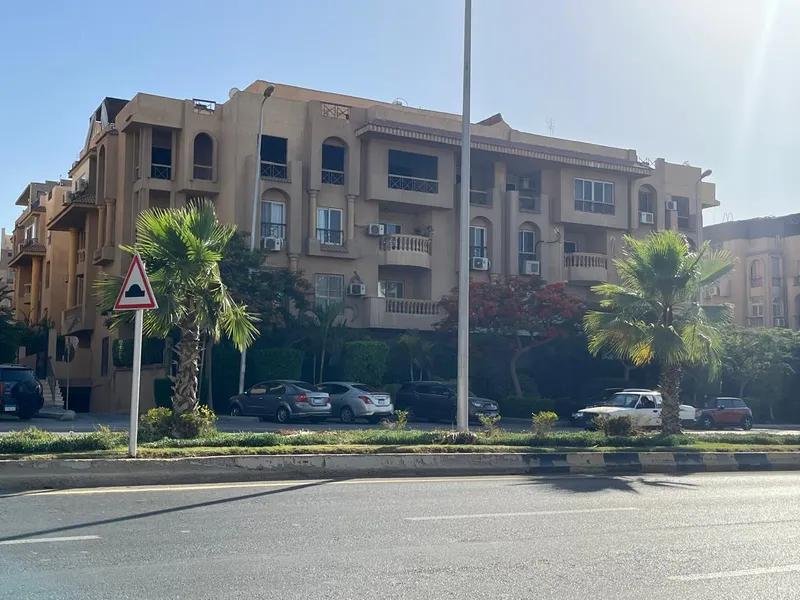 شقة للبيع في الحي الثامن