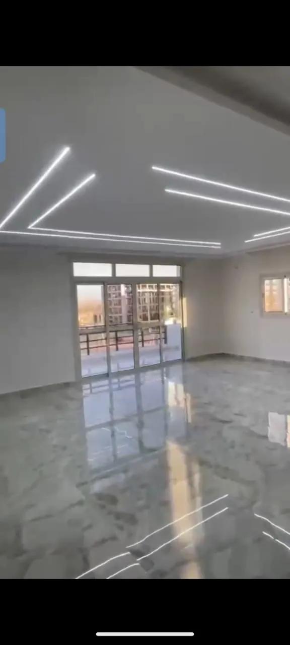 شقه للايجار في التجمع الخامس كمبوند الدوبلمسيين