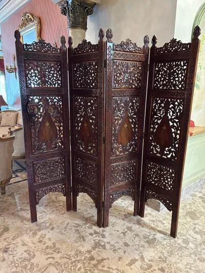 برڤان 4 صلفه خشب زان مطعم بالنحاس في مدينة الشروق, القاهرة - 18,000 EGP