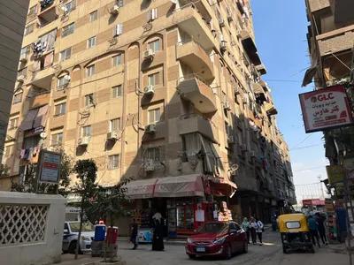 شقه مفروشة ومكيفه بالكامل للبيع لدواعي السفر في عين شمس, القاهرة - 3,300,000 جنيه