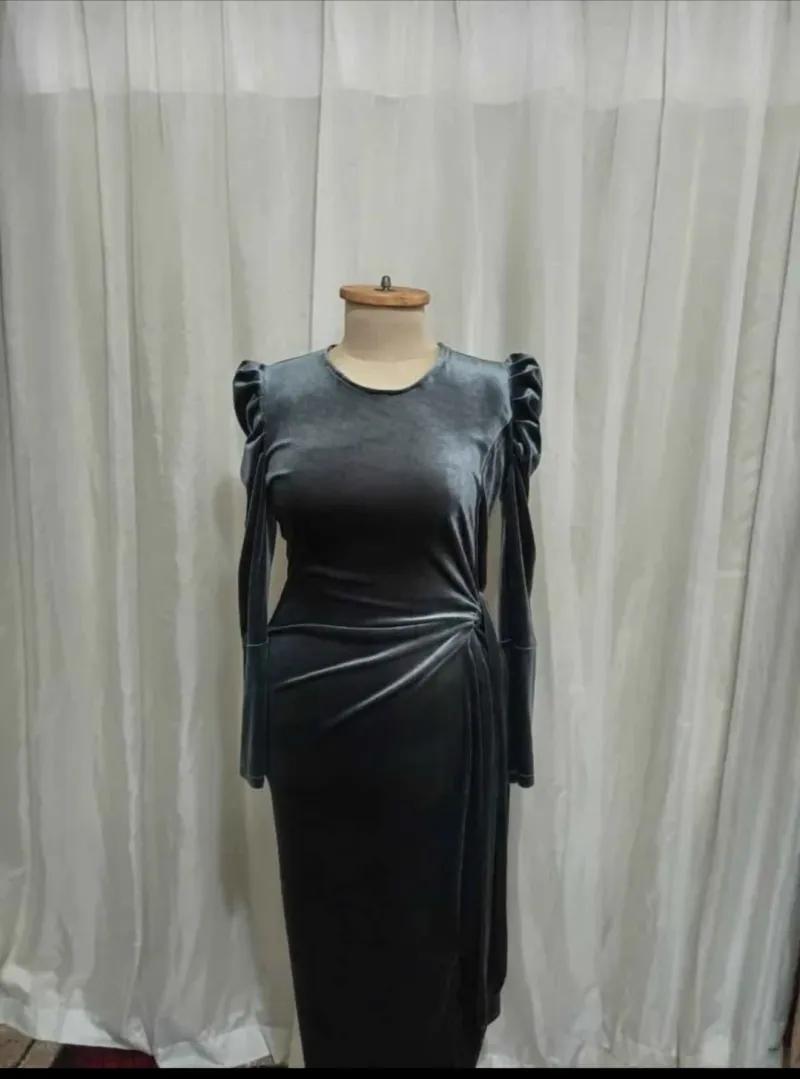 فستان قطيفة في السيدة زينب, القاهرة - 500 EGP