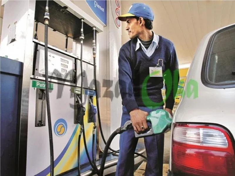 عمال بنزينة