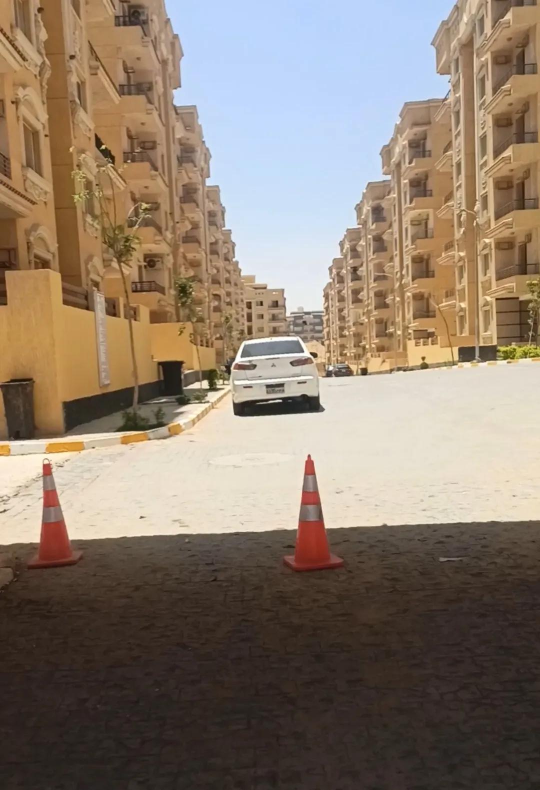 شقة للبيع بالتجمع الخامس كمبوند مستشاري هيئة قضايا الدولة صفوة الاندلس