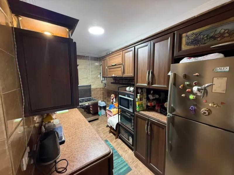 للبيع شقه فى لوران