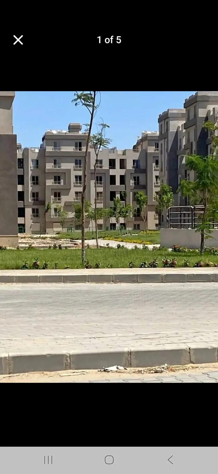 شقة للبيع ارضى بحديقة بكمبودن جامعة القاهرة