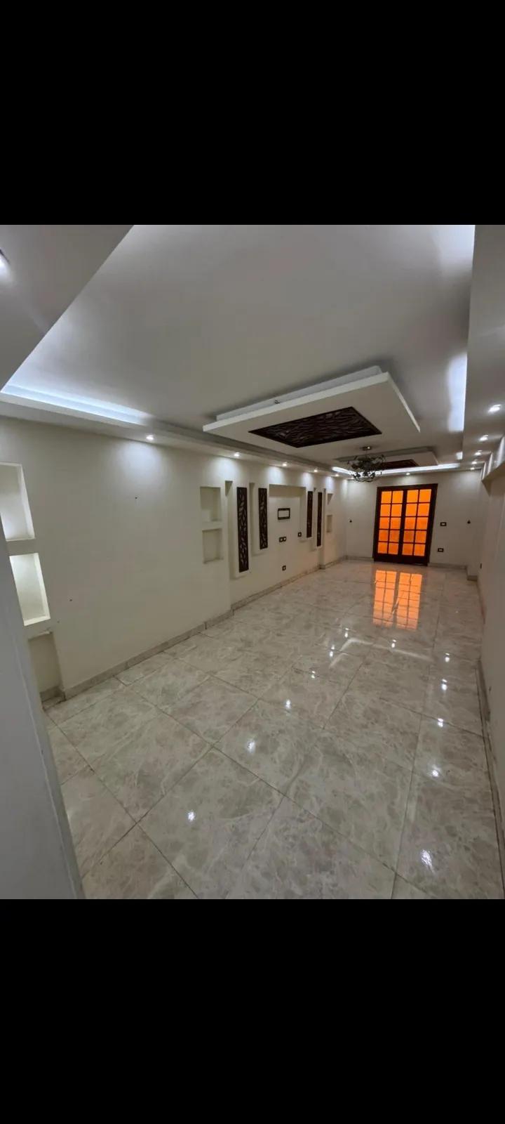 شقه للبيع 168م سوبر لوكس اول مالك