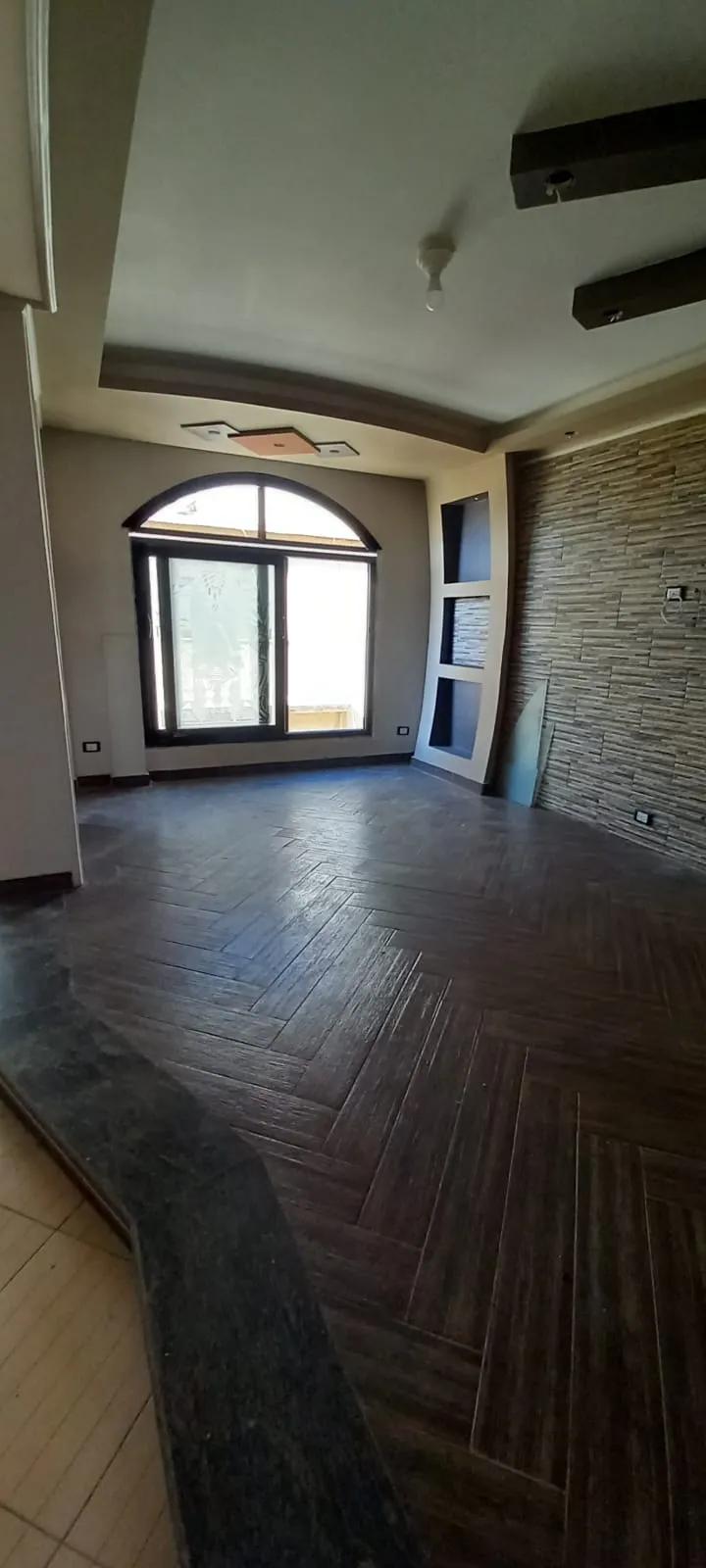 شقة لؤطه فى قلب سموحة