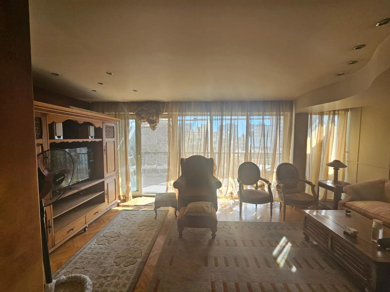 شقة روعة لعشاق الفخامة والكلاسيكية فى لوران