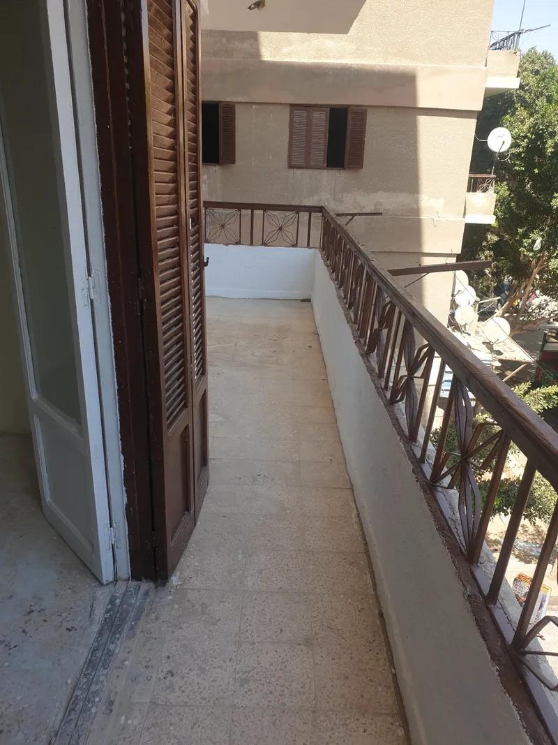 شقه للايجار الحي الرابع ثاني دور عماره١٨٩٩ ش اابستان