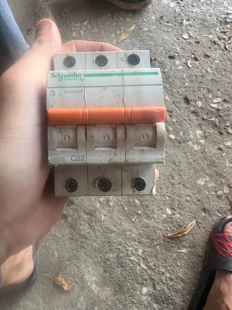 مفاتيح اشنايدر وسلك للبيع اكتوبر في 6 أكتوبر, الجيزة - 1,300 EGP