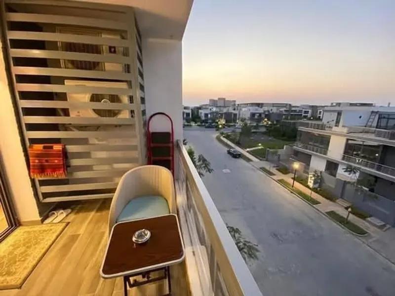 شقة للبيع في تاج سيتي